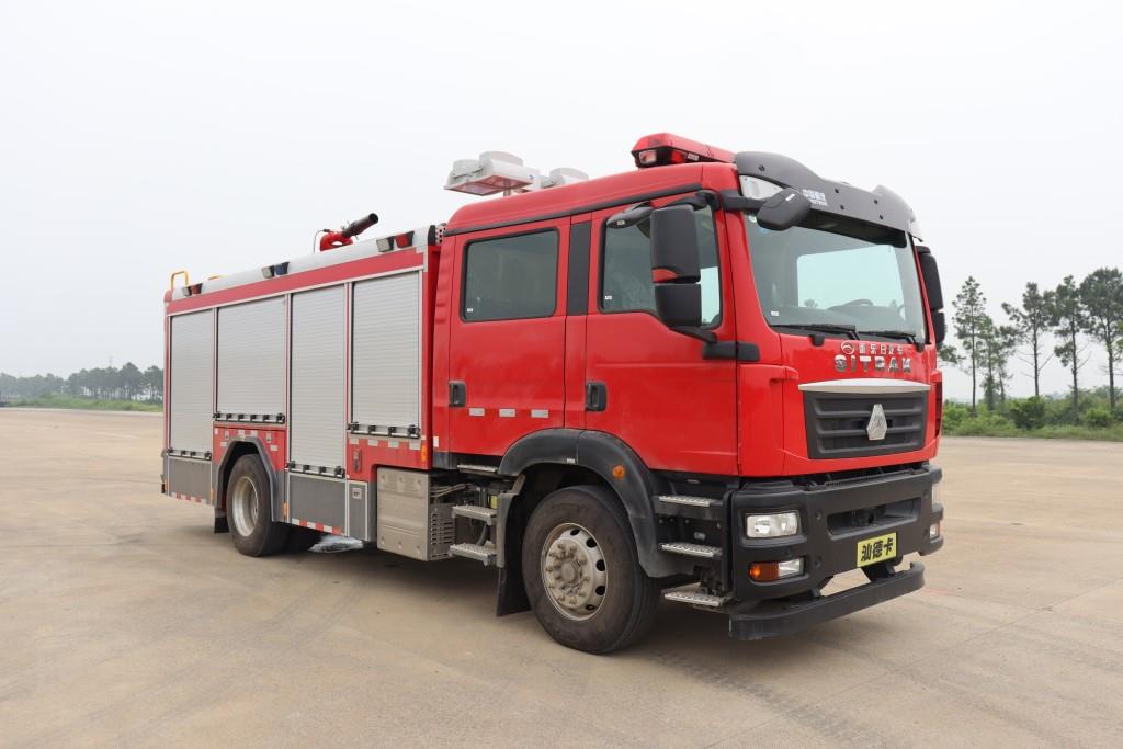 新东日牌YZR5180GXFAP50/G6A压缩空气泡沫消防车