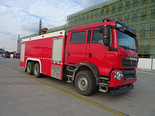程力威牌CLW5320GXFPM160/HW泡沫消防车